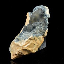 Foitite et quartz sur orthose - Monts Erongo, Namibie