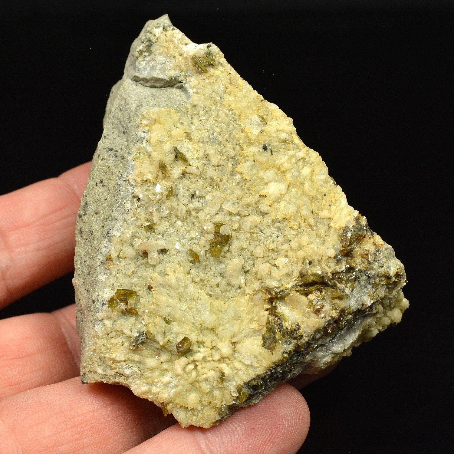 Sphen, prehnite, and albite - Montijos Quarry, Leiria, Portugal Sphen, prehnite, and albite - Montijos Quarry, Leiria, Portugal