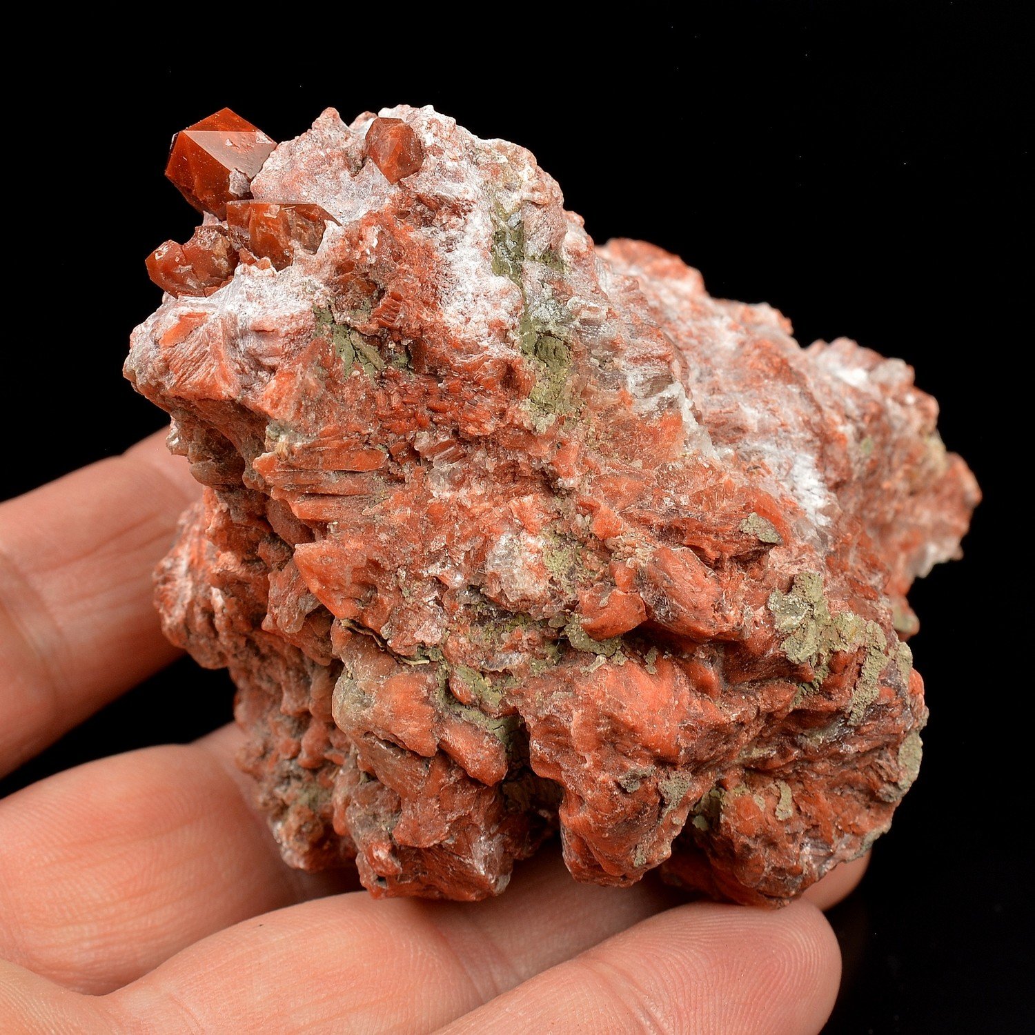 Quartz hématoïde et gypse - Pyrénées-Orientales, France Quartz hématoïde et gypse - Pyrénées-Orientales, France