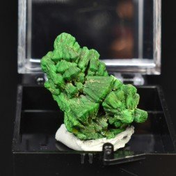 Torbernite - Margabal, Entraygues-sur-Truyères, Aveyron, France