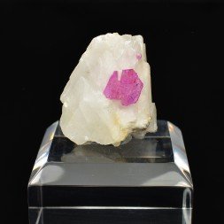 Rubis sur calcite – Mogok, Myanmar