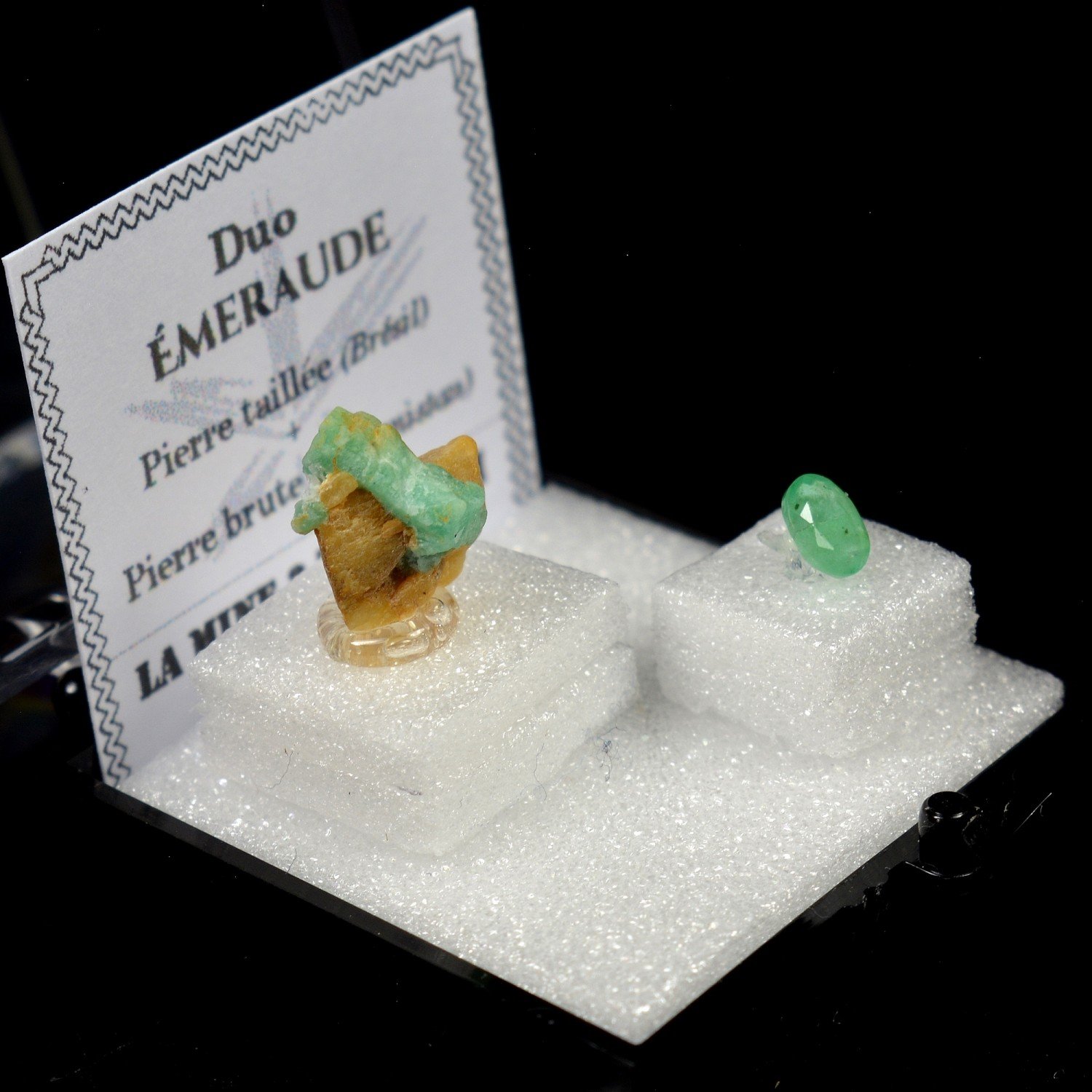 EMERALD - DUO cut and crystallized stone