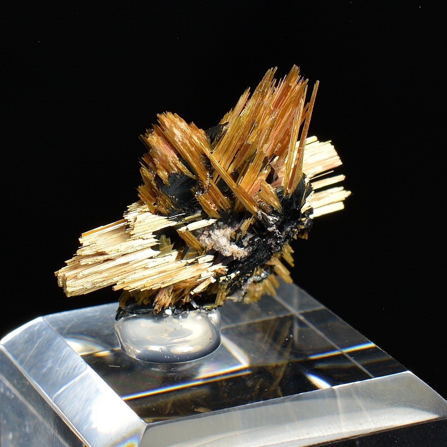 Rutile and Hematite - Novo Horizonte, Bahia, Brazil