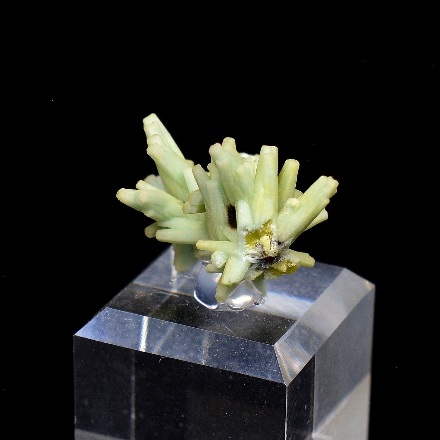 Plumbogummite – Yangshuo Mine, Guilin, Guangxi Province, China