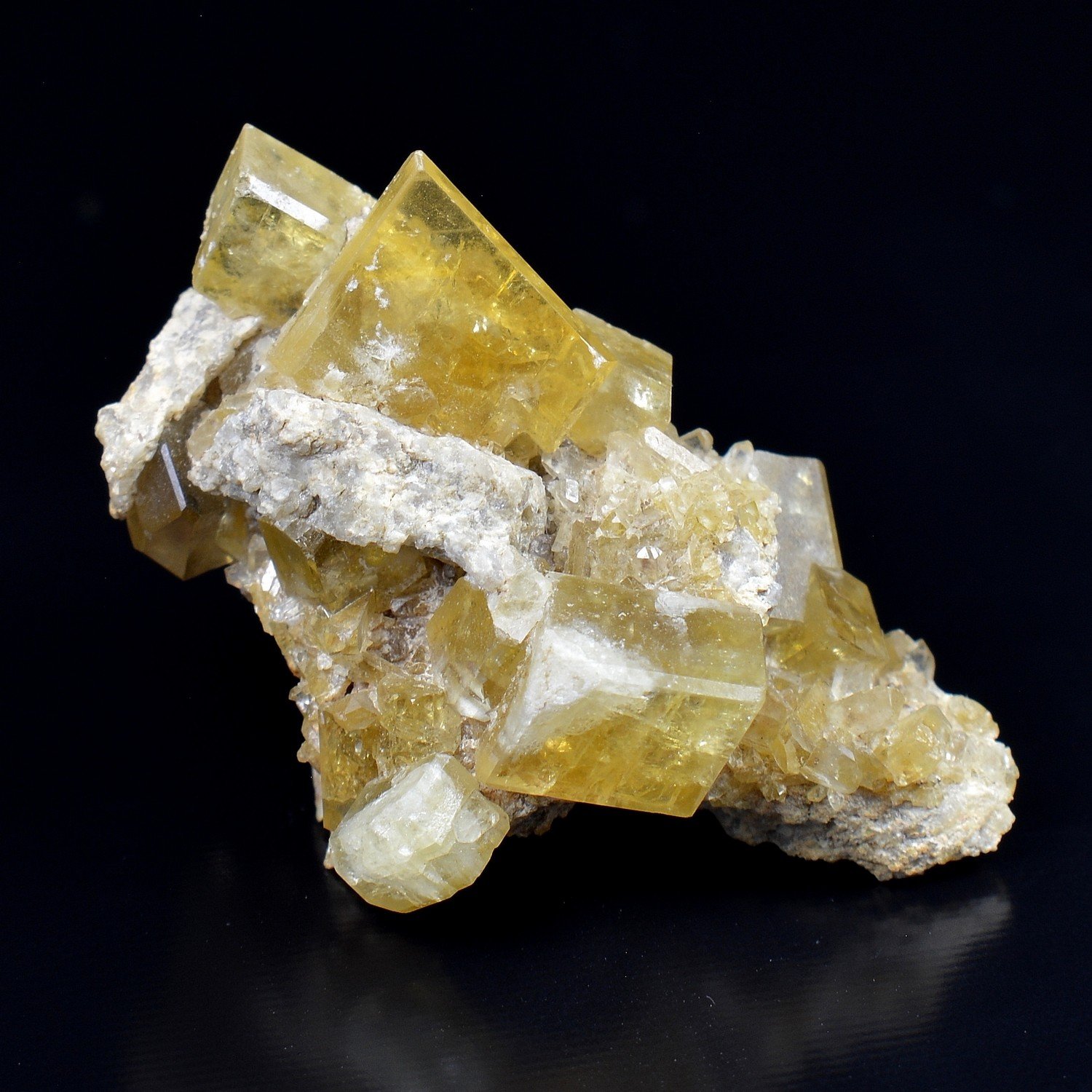 Barite – Châtel-Guyon, Puy-de-Dôme, France Barite – Châtel-Guyon, Puy-de-Dôme, France