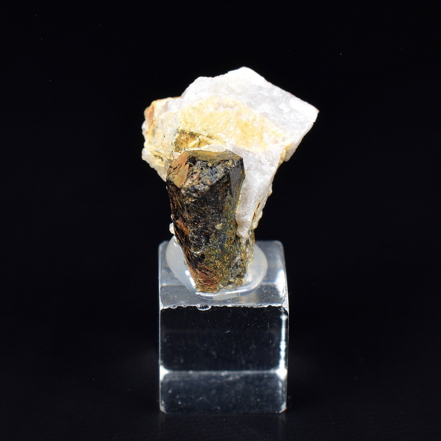 Tourmaline et quartz – Santec, Finistère, France