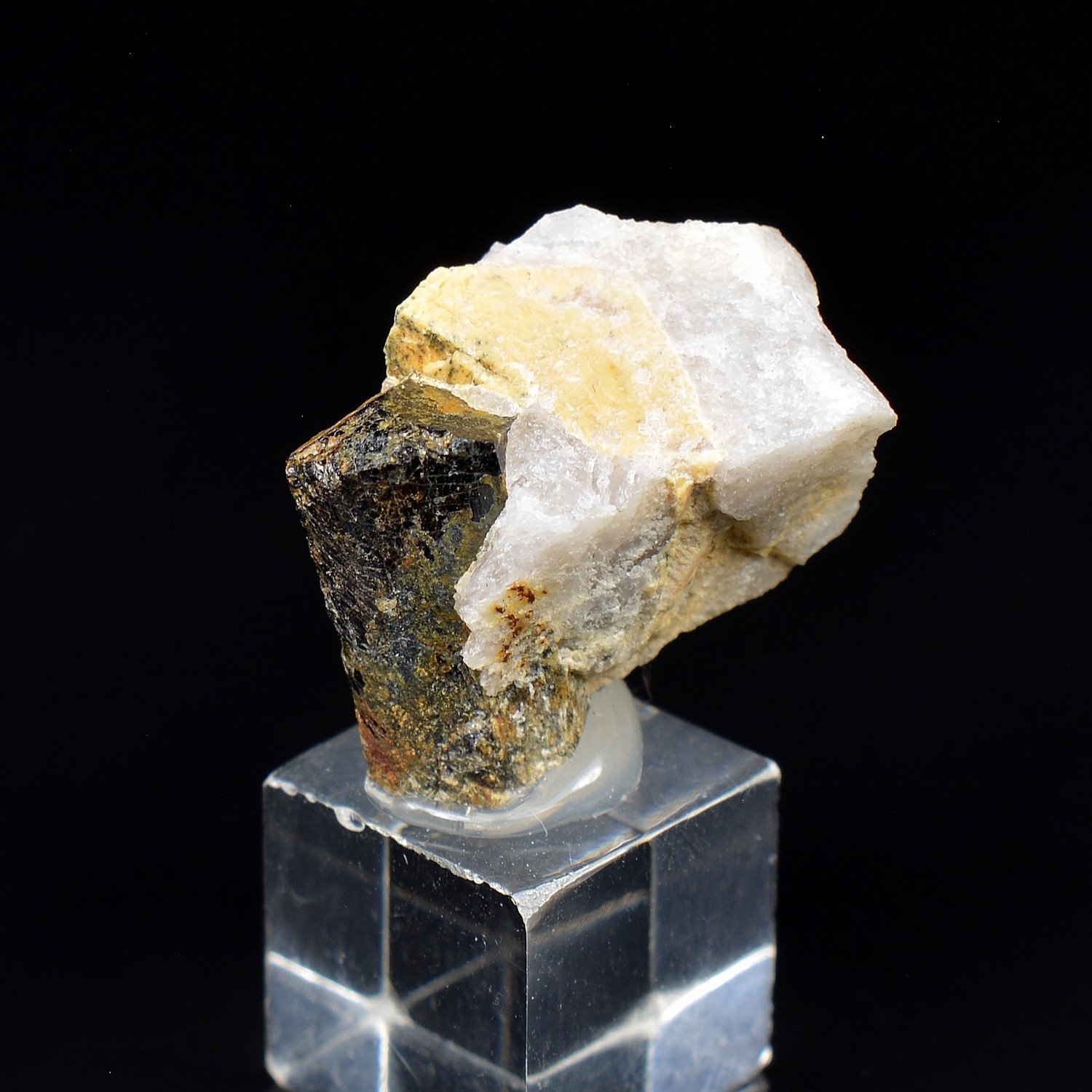 Tourmaline et quartz – Santec, Finistère, France