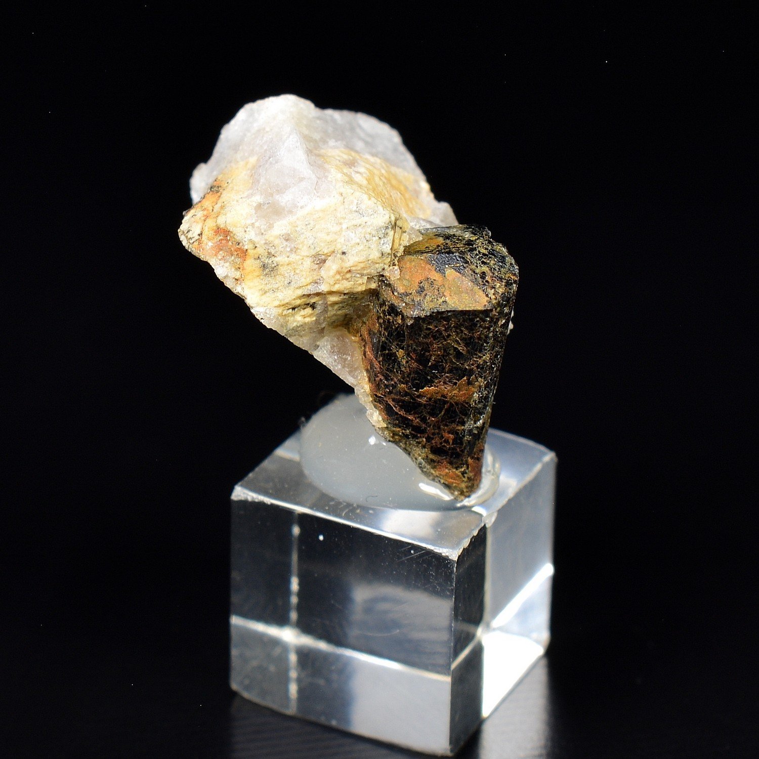 Tourmaline and quartz – Santec, Finistère, France