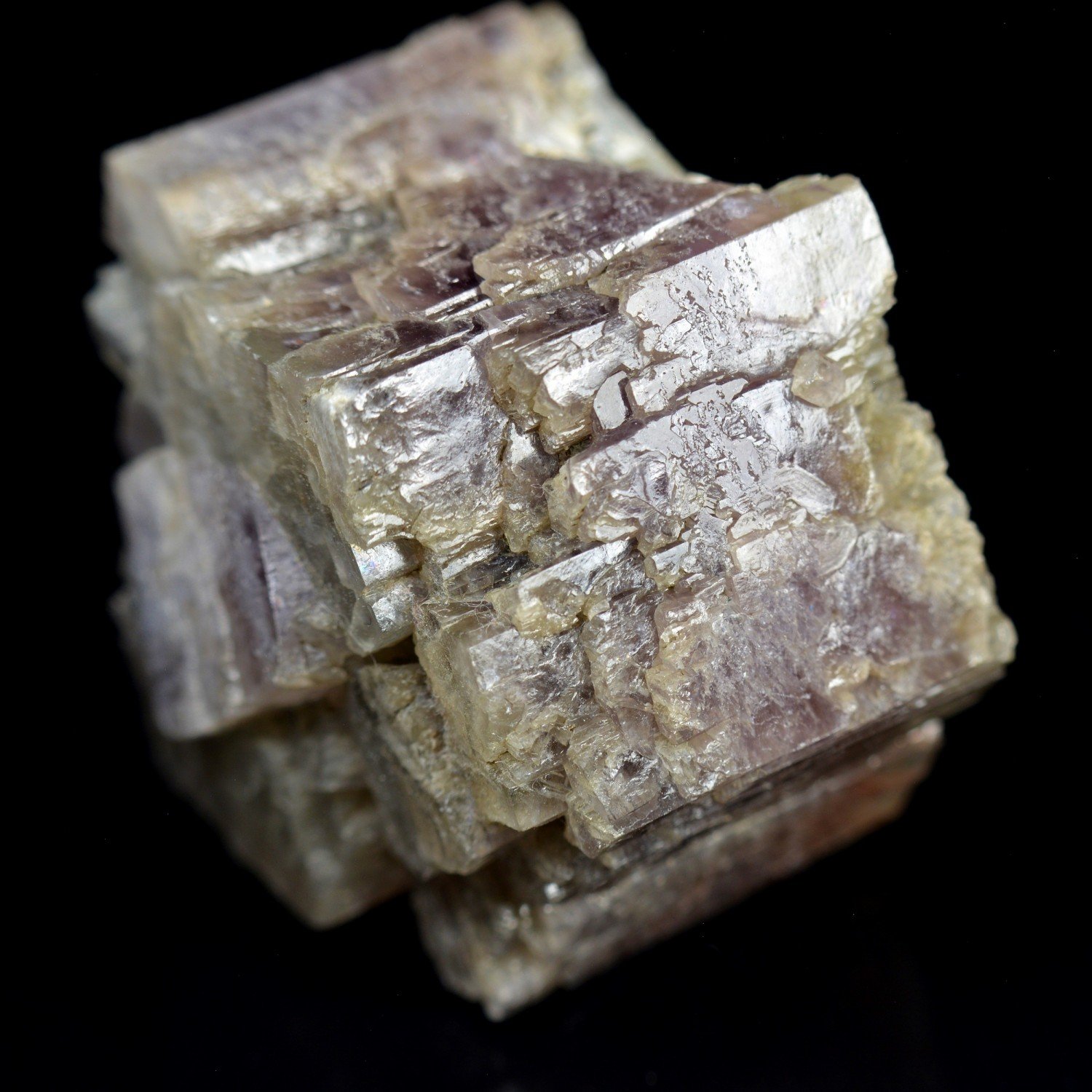 Aragonite - Minglanilla, province de Cuenca, Espagne. Aragonite - Minglanilla, province de Cuenca, Espagne.