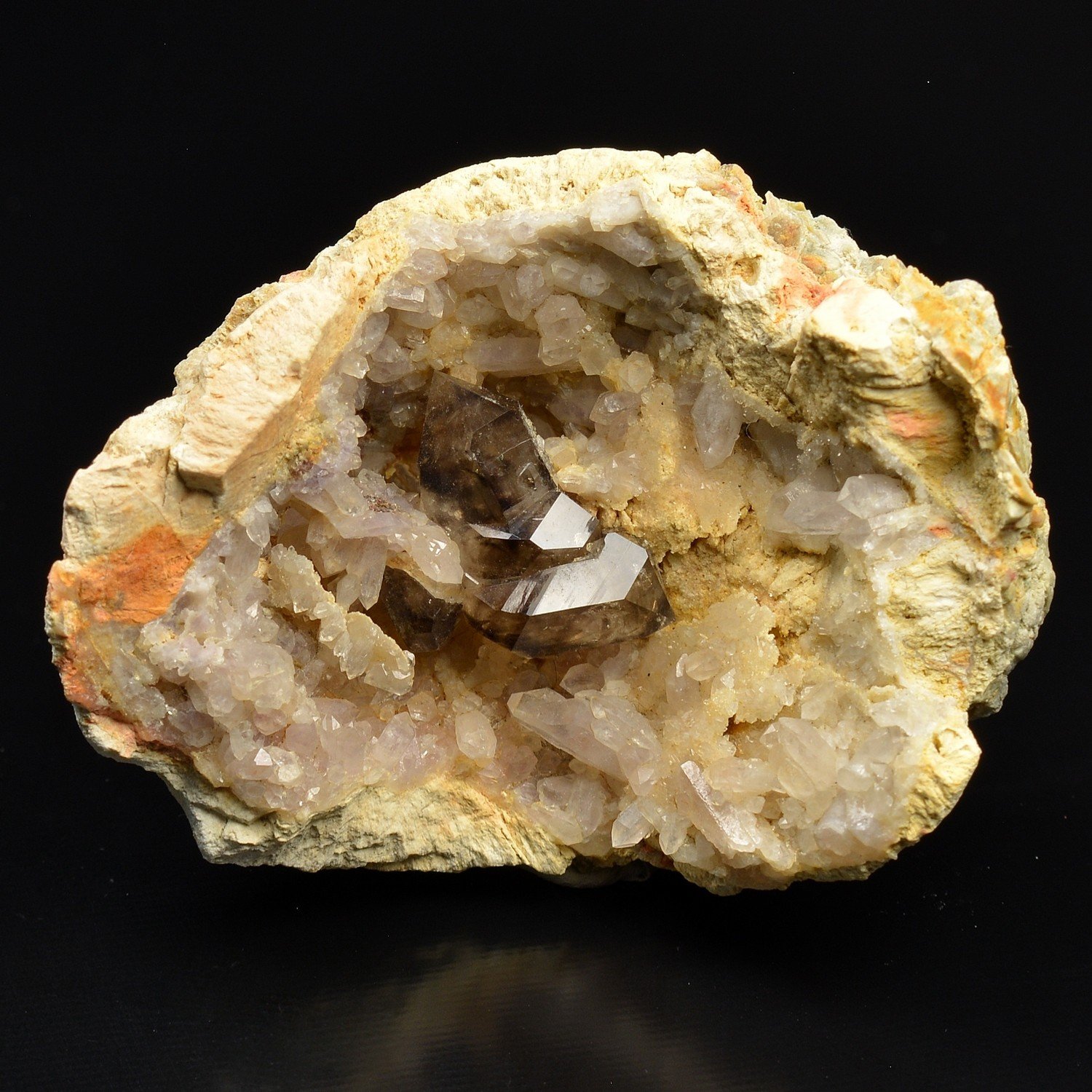 Quartz fumé dans une demi-géode de quartz – Mooralla, Australie