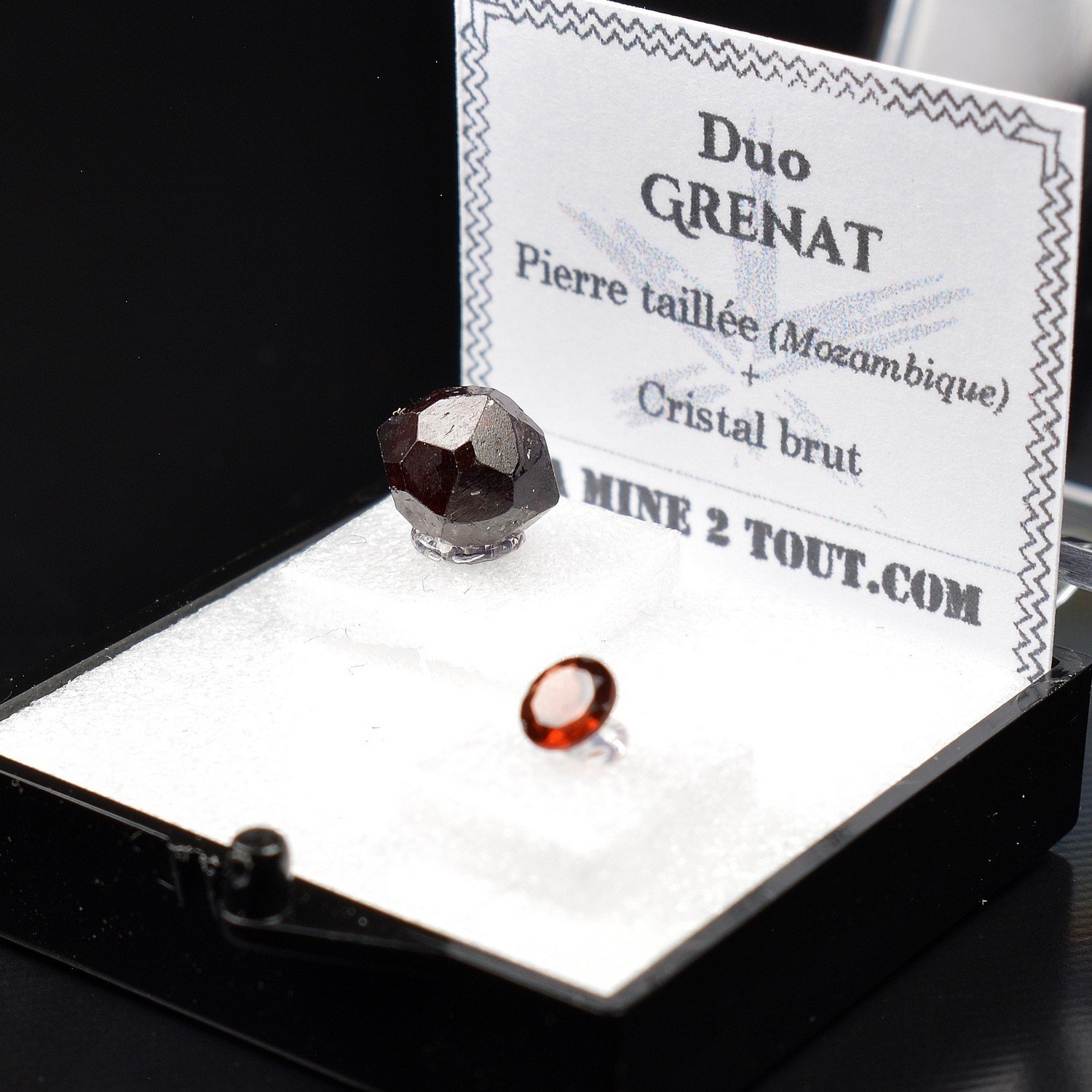 Grenat – DUO cristal naturel et gemme taillée Grenat – DUO cristal naturel et gemme taillée