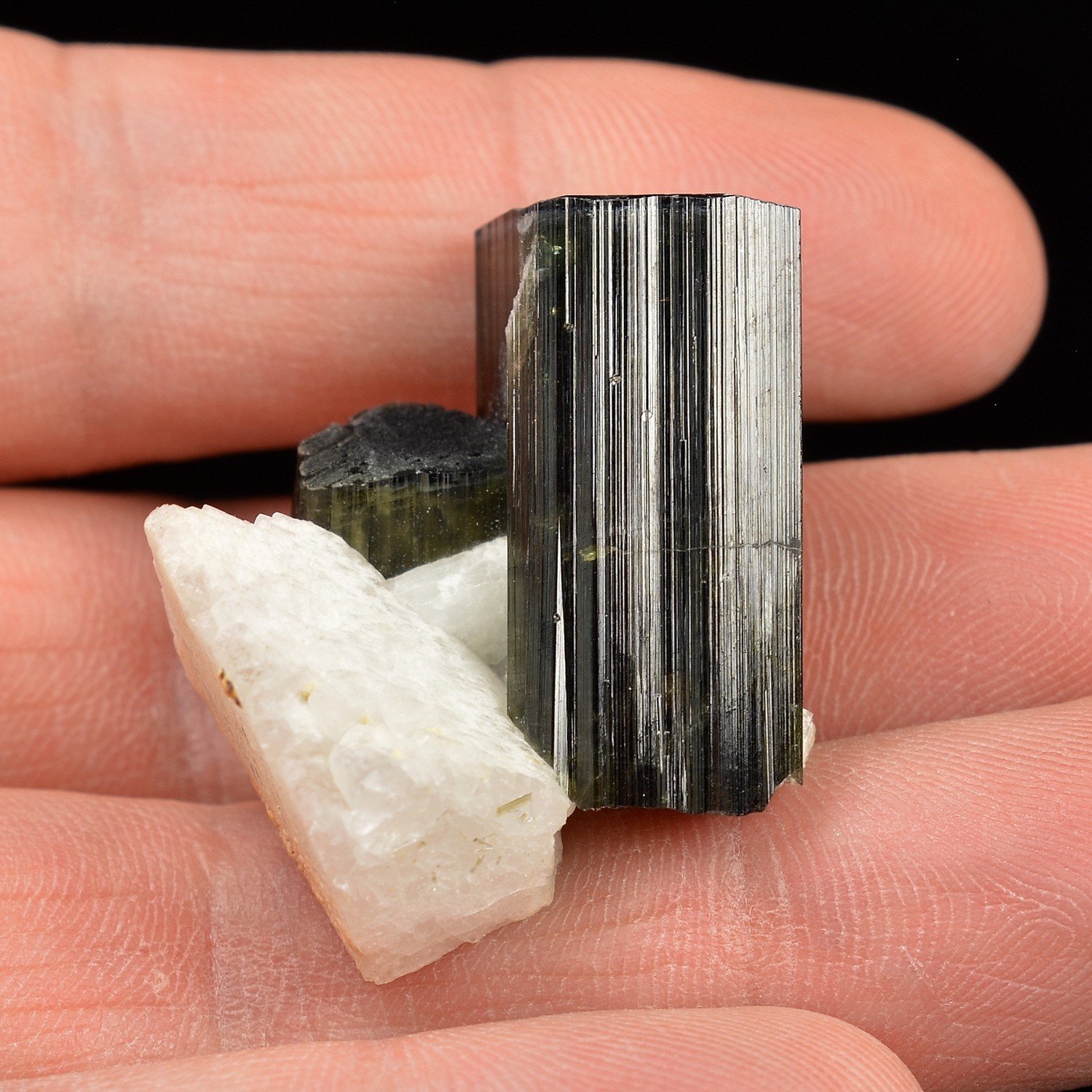 Tourmaline et cleavelandite – Stak Nala, Pakistan