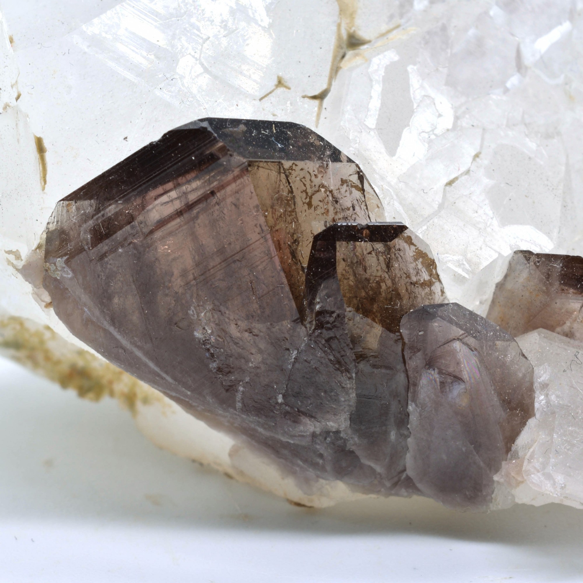 Axinite et quartz - Mine Naushewarni, Pakistan