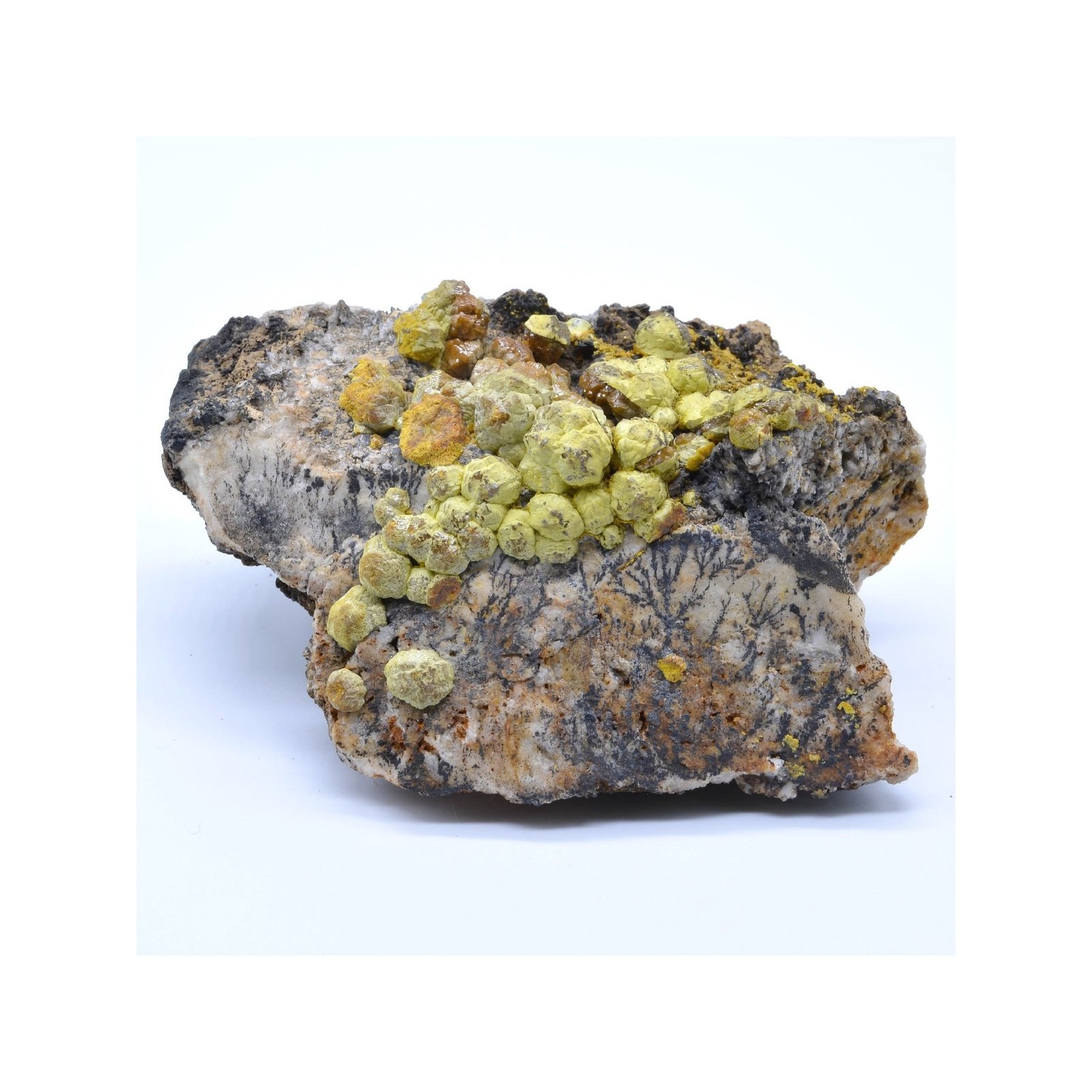 Mimétite var. Campylite - Dry Gill, Cumbria, Royaume-Uni
