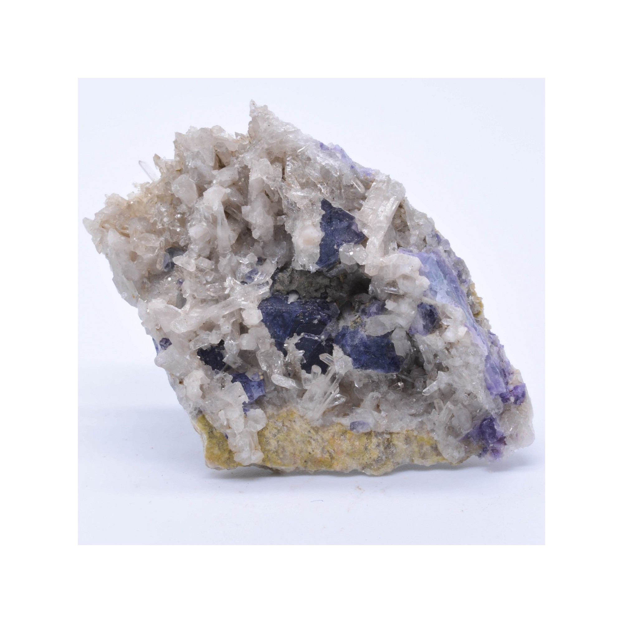 Fluorite and quartz - Grand-Champ, Morbihan, France