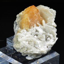 Scheelite on muscovite - Xuebaoding Mts, Pingwu, Sichuan Prov., China