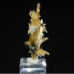 Rutile, hematite and opale hyalite - Novo Horizonte, Bahia, Brazil