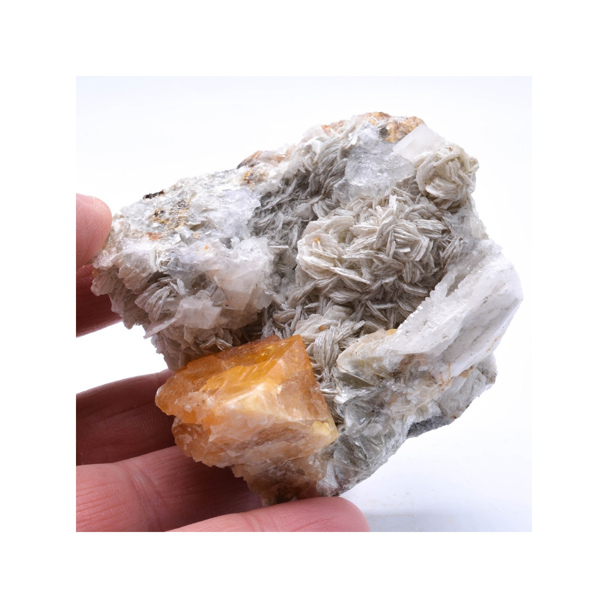 Scheelite, goshenite, calcite and muscovite - Xuebaoding Mts, Pingwu, Sichuan Prov., China