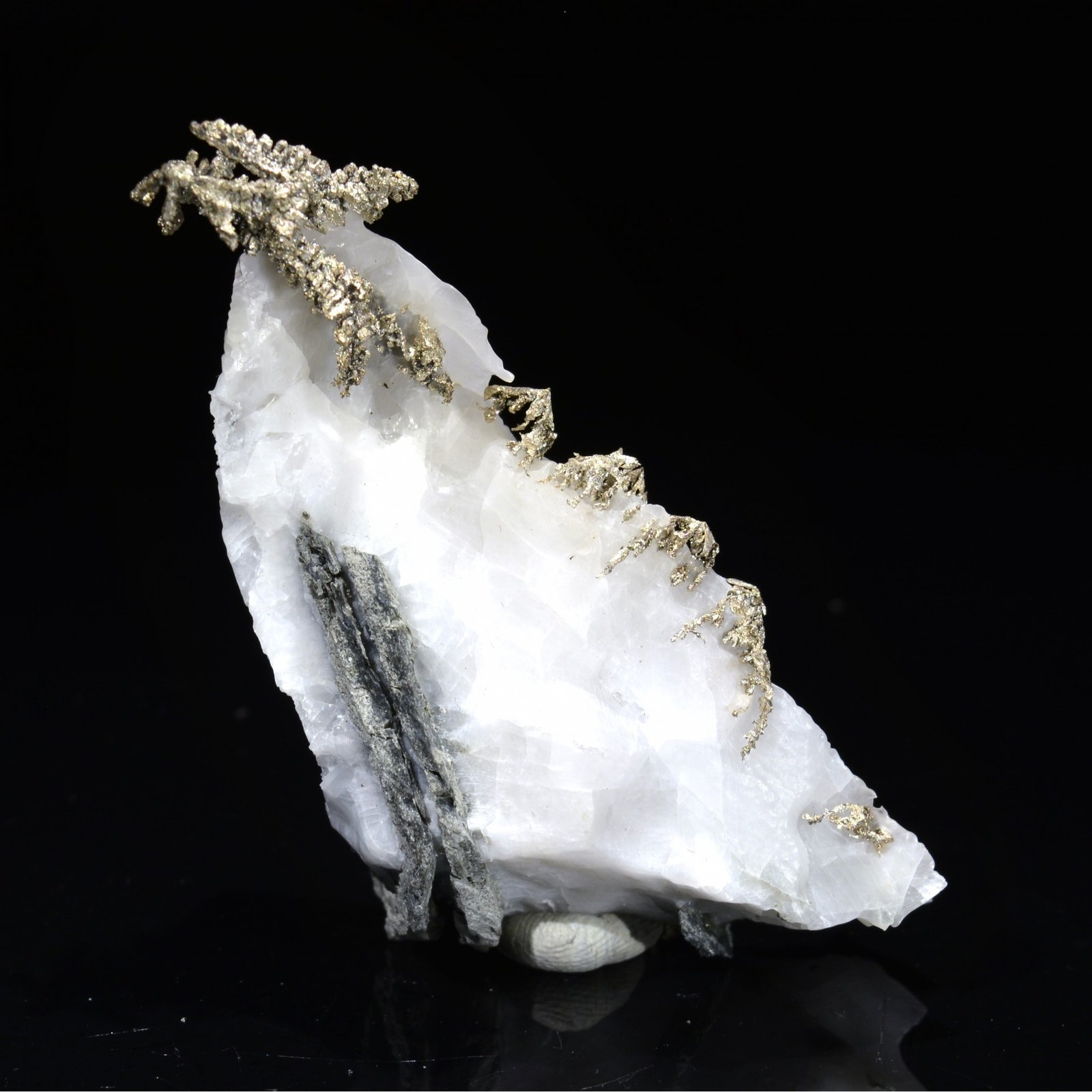 Argent natif sur calcite, Mine Bouismas, Bou Azzer, Maroc