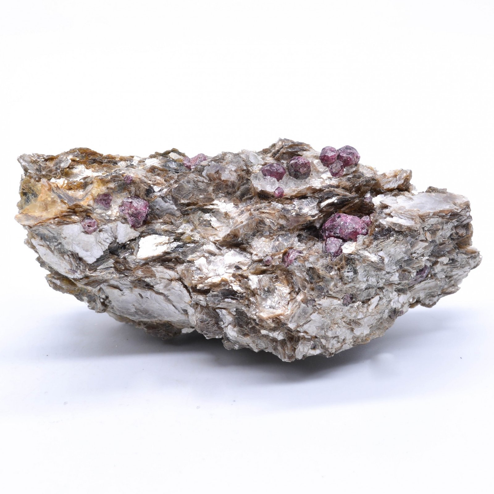 Grenat et muscovite - Elliant, Finistère, France