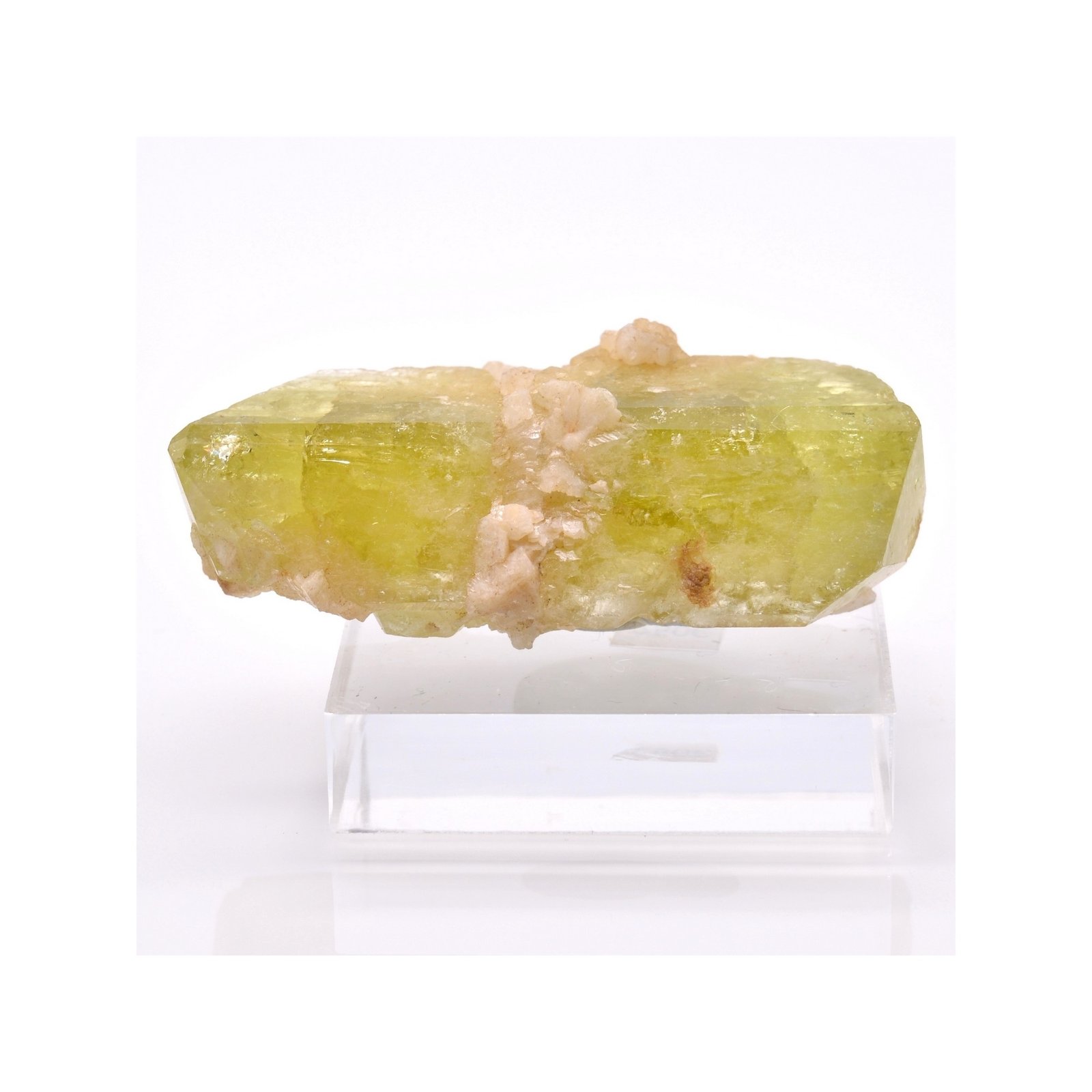 Brazilianite - Conselheiro Pena, Vallée Doce, Minas Gerais, Brésil