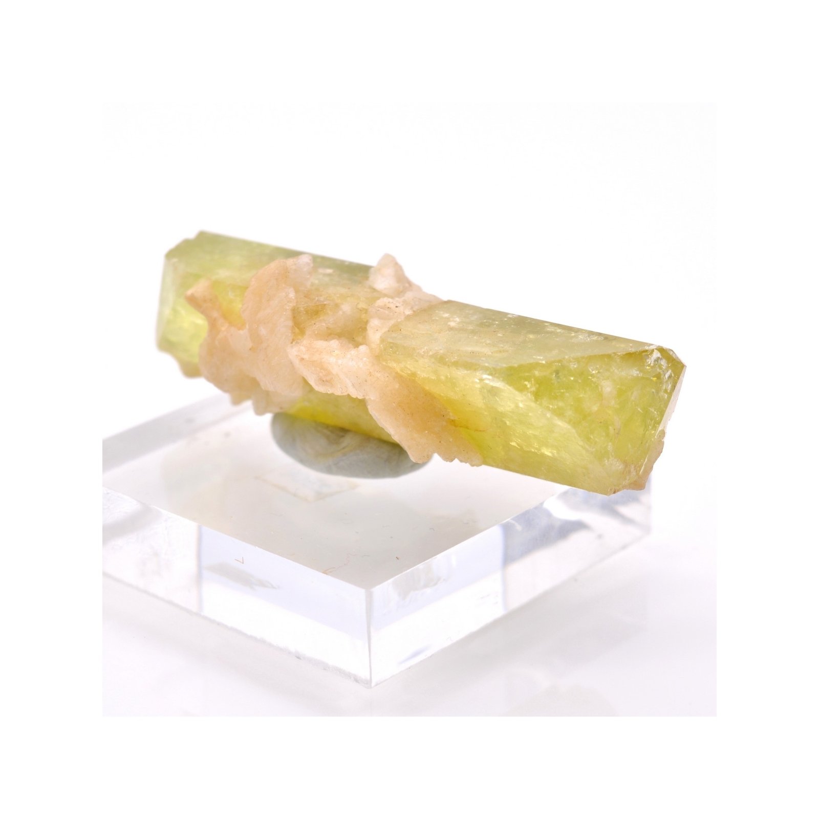 Brazilianite - Conselheiro Pena, Vallée Doce, Minas Gerais, Brésil