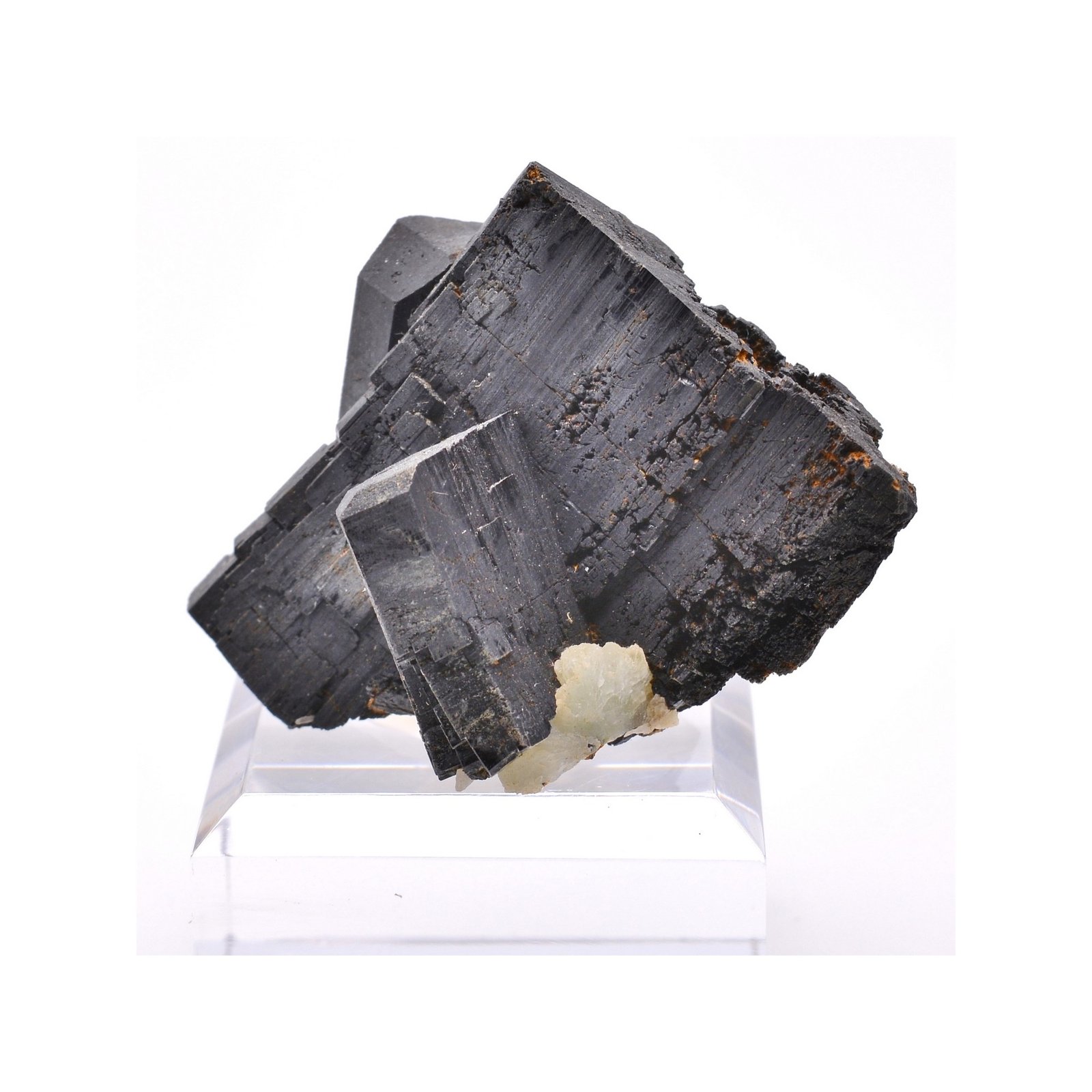 Babingtonite - Comté de Meigu, Liangshan, Province du Sichuan, Chine.