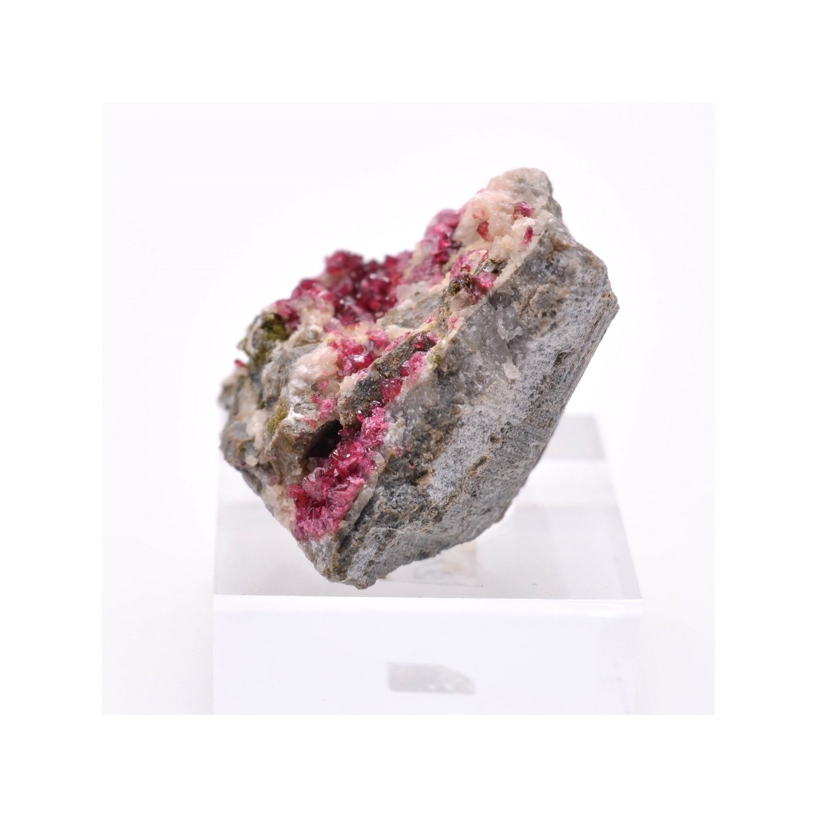 Rosélite sur dolomite - Bou-Azzer, Maroc