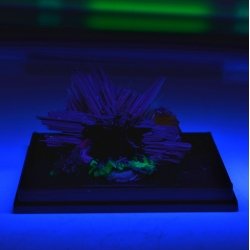 Rutile and hematite - Novo Horizonte, Bahia, Brazil