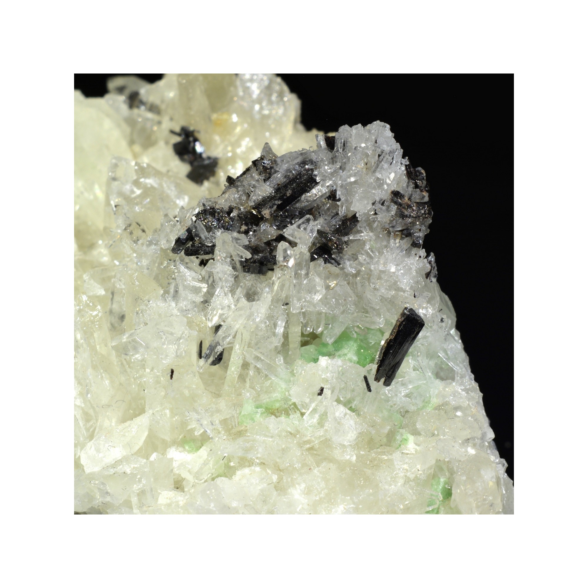 Augelite, hubnerite and quartz - Tamboras mine, Mundo Nuevo, la Libertad, Peru