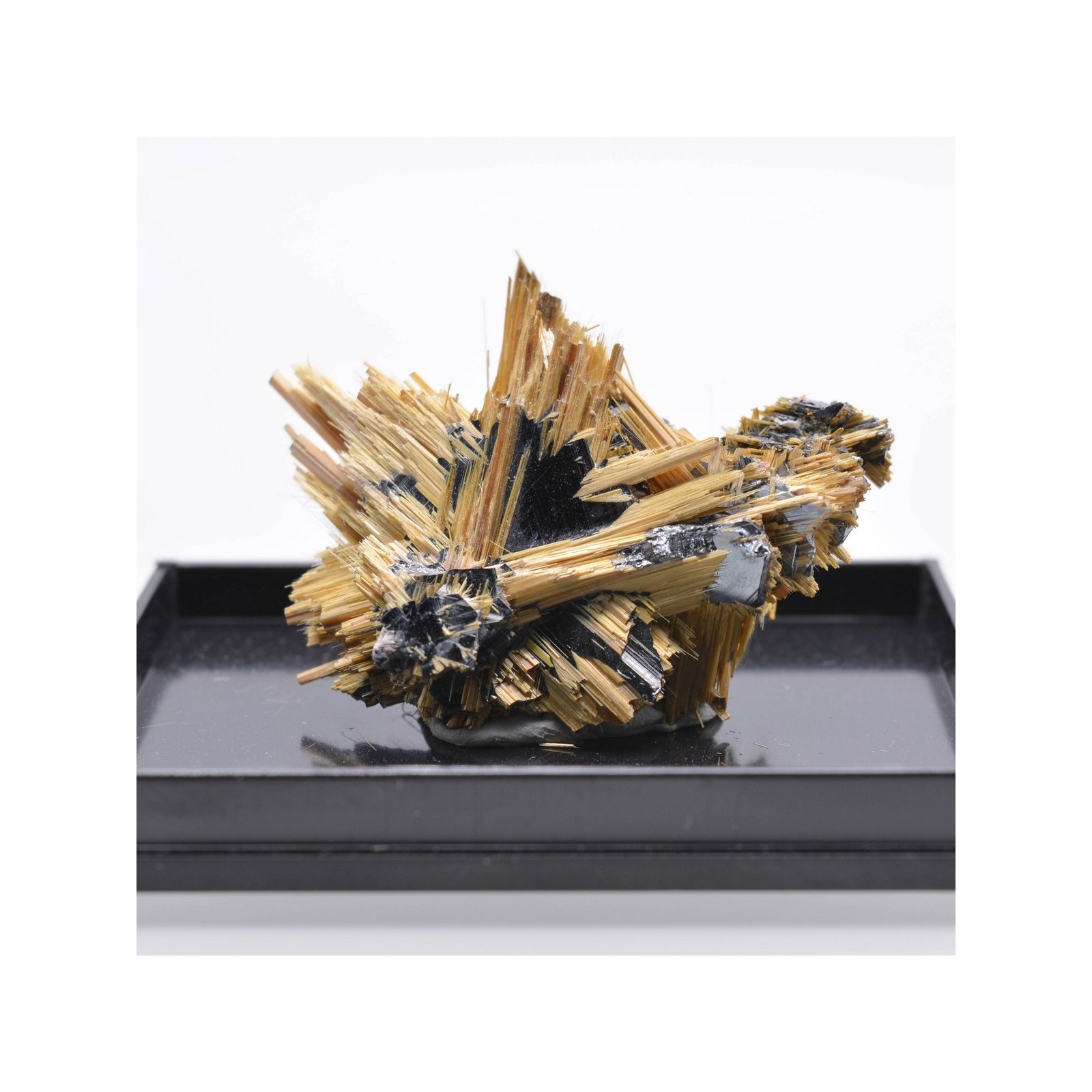 Rutile et hématite - Novo Horizonte, Bahia, Brésil