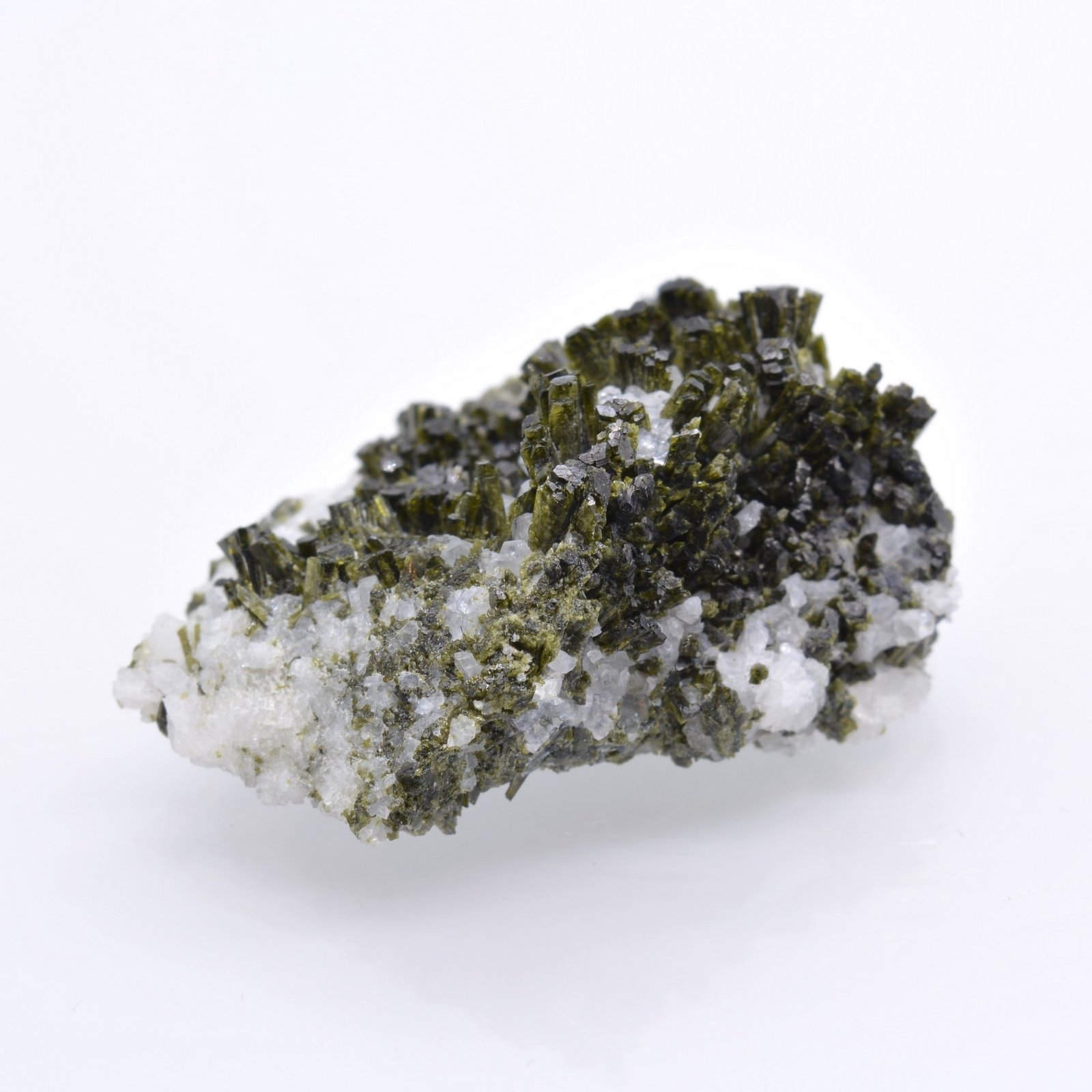 Epidote et albite - Haute Ubaye, Alpes-de-Haute-Provence, France