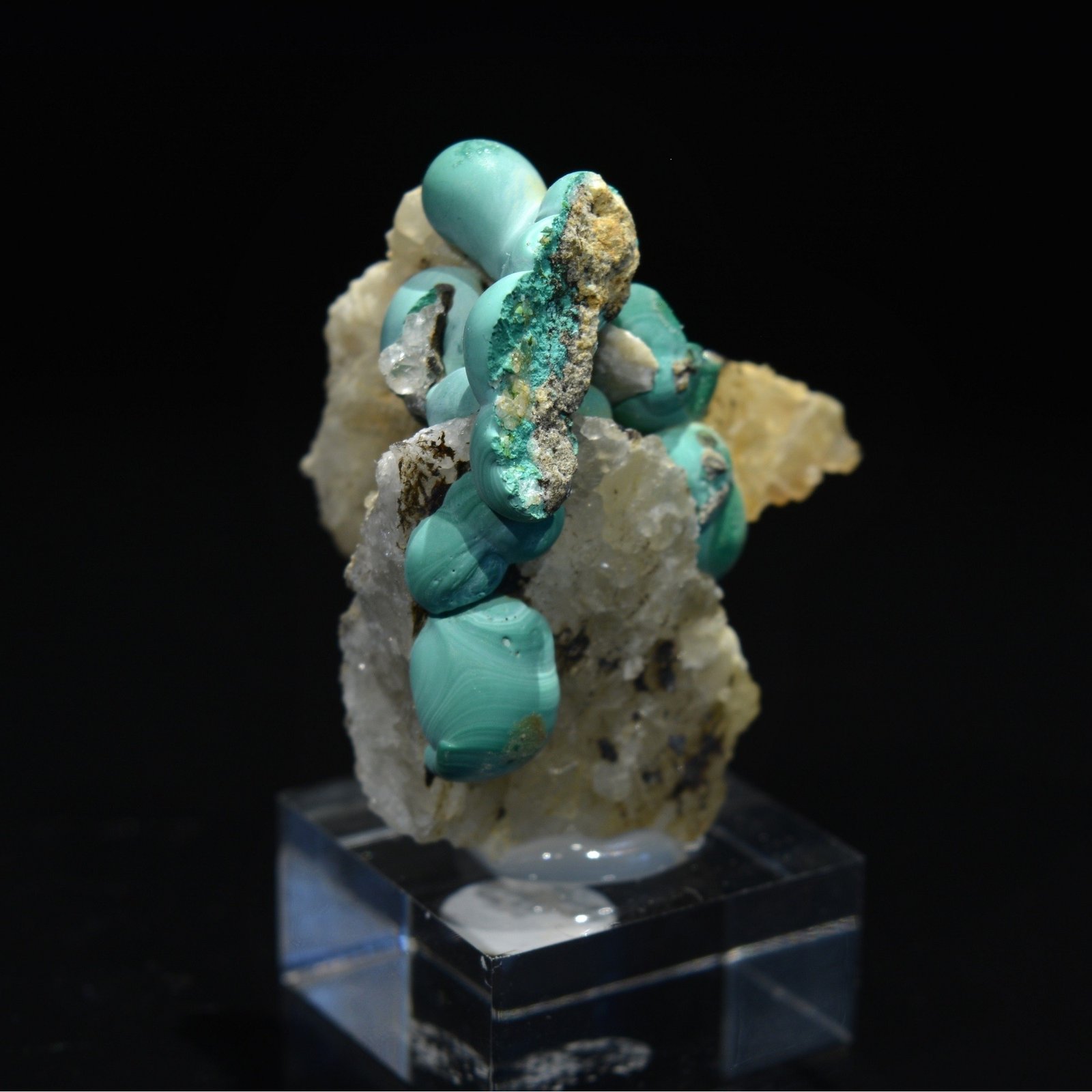 Malachite sur quartz - Bouque-Payrol, Aveyron, France